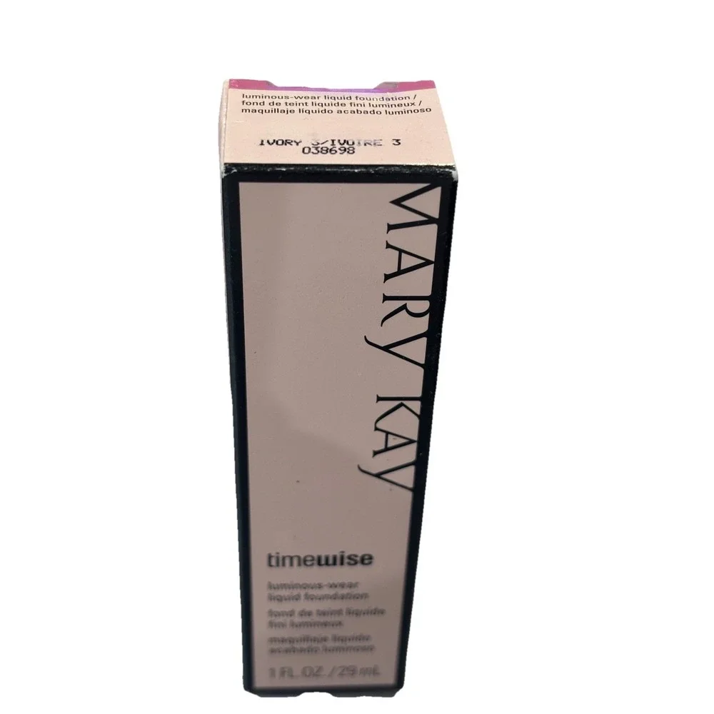 New In Box Mary Kay Luminous Wear Foundation Ivory 3 Normal / Dry #038698
